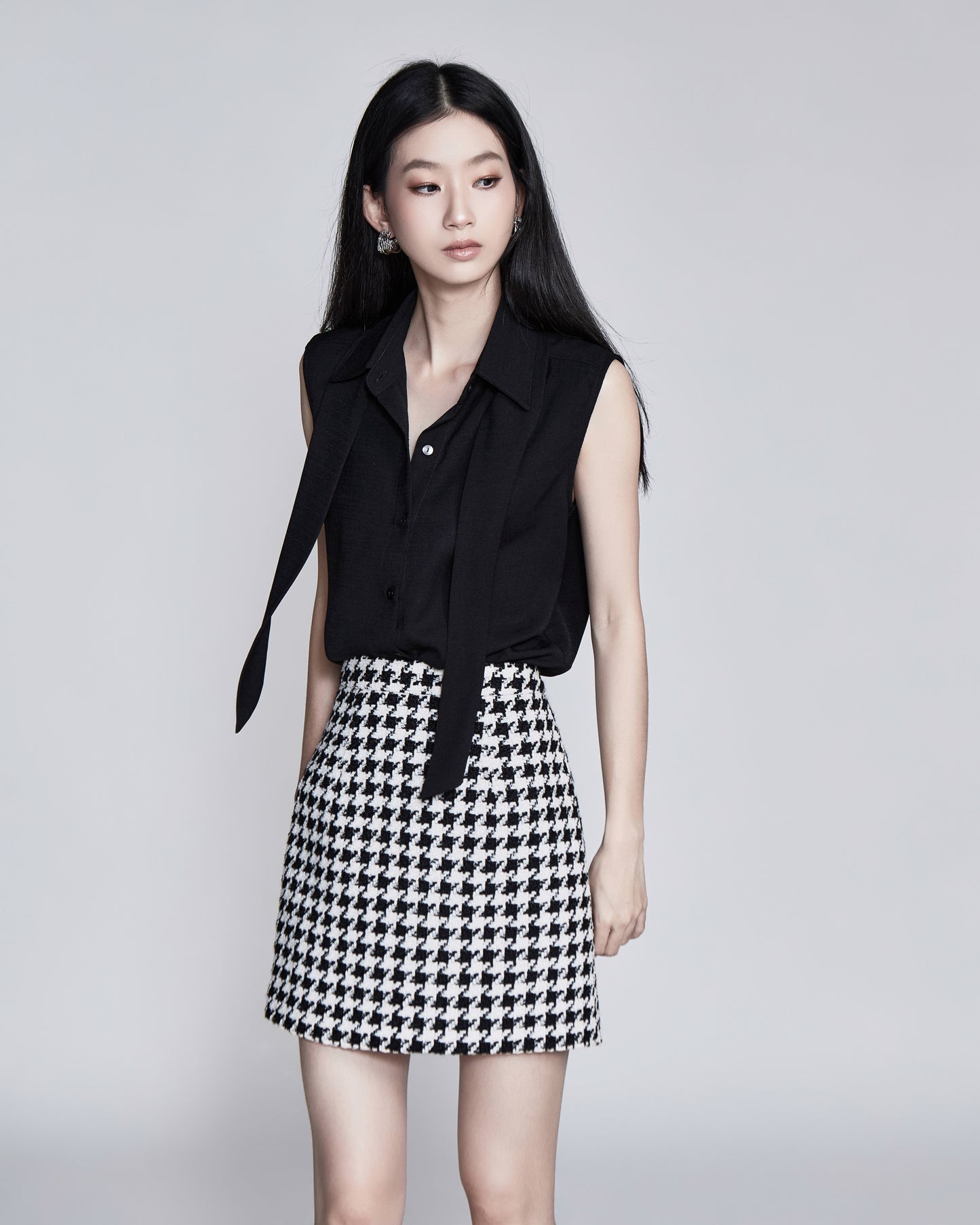 Iris Scarf-Detail Sleeveless Shirt Midnight