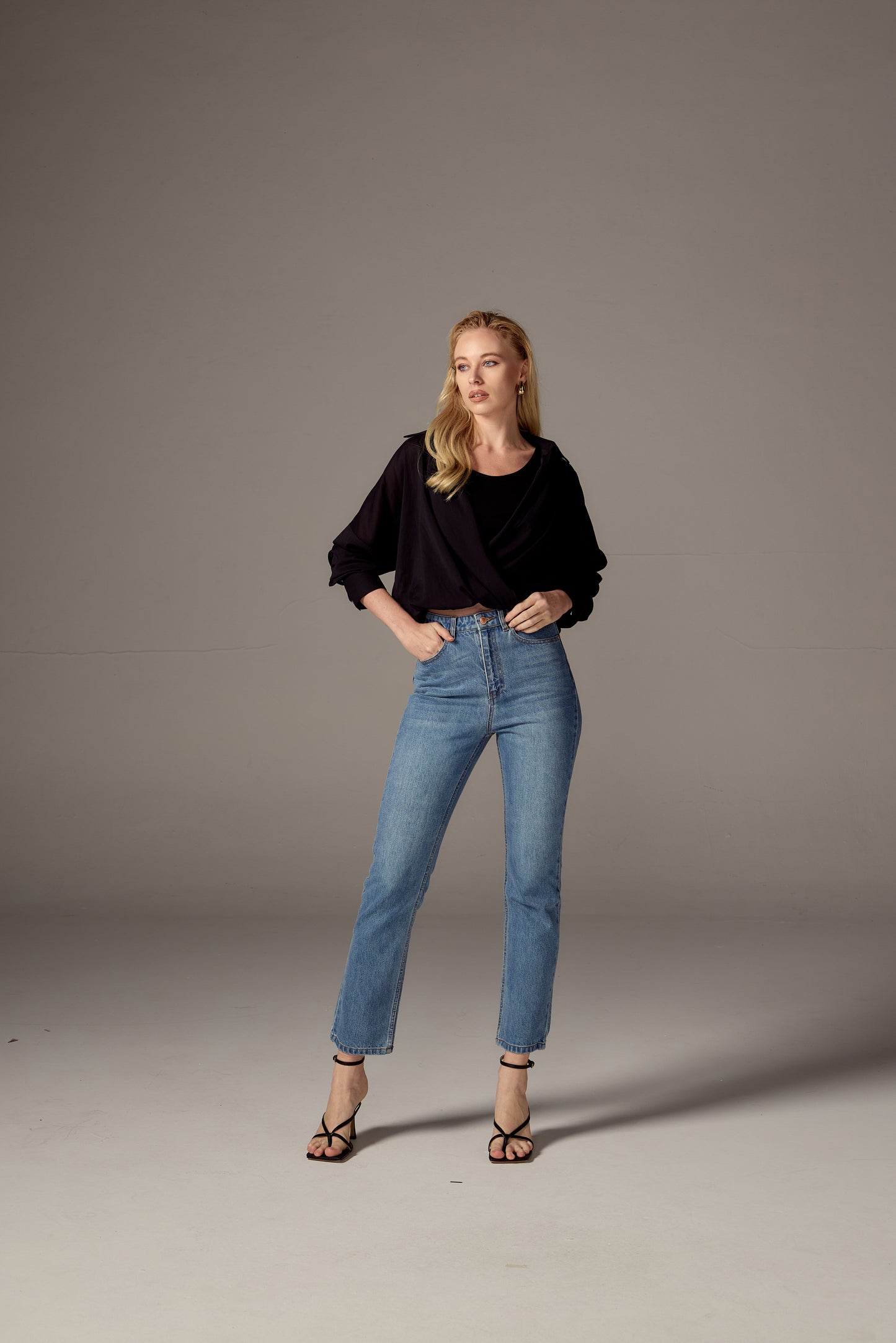 Emmélie Overlap Oversize Shirt Monochrome