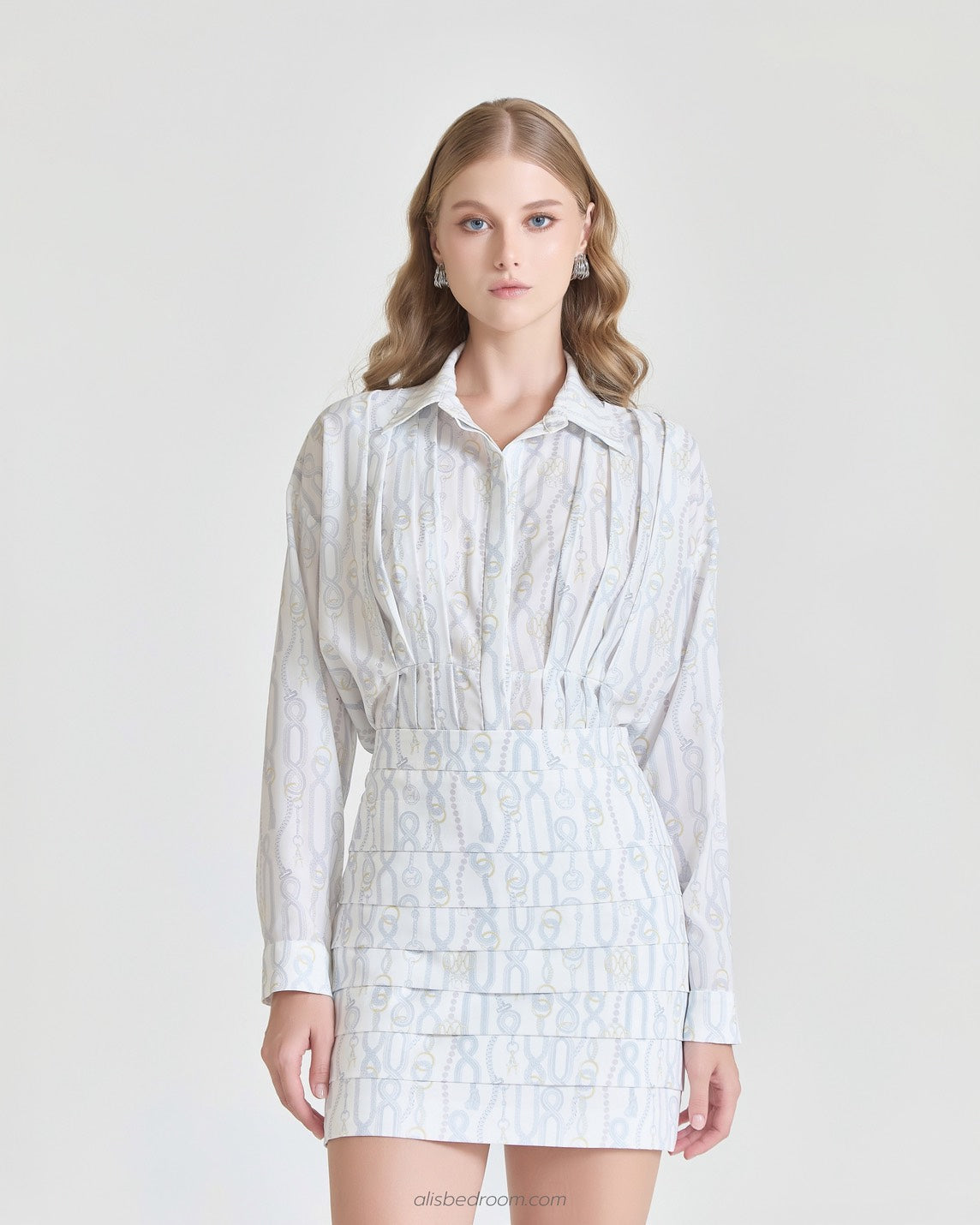 Long sleeve sweet chain shirt Layer sweet chain skirt, shorts