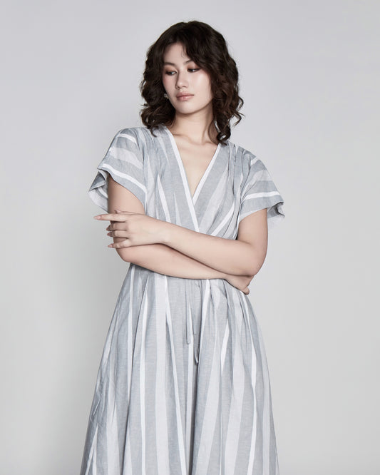 Madeleine Long-Sleeve Tie-Front Shirt
Madeleine High-Waisted Tailored Shorts
Cloudy