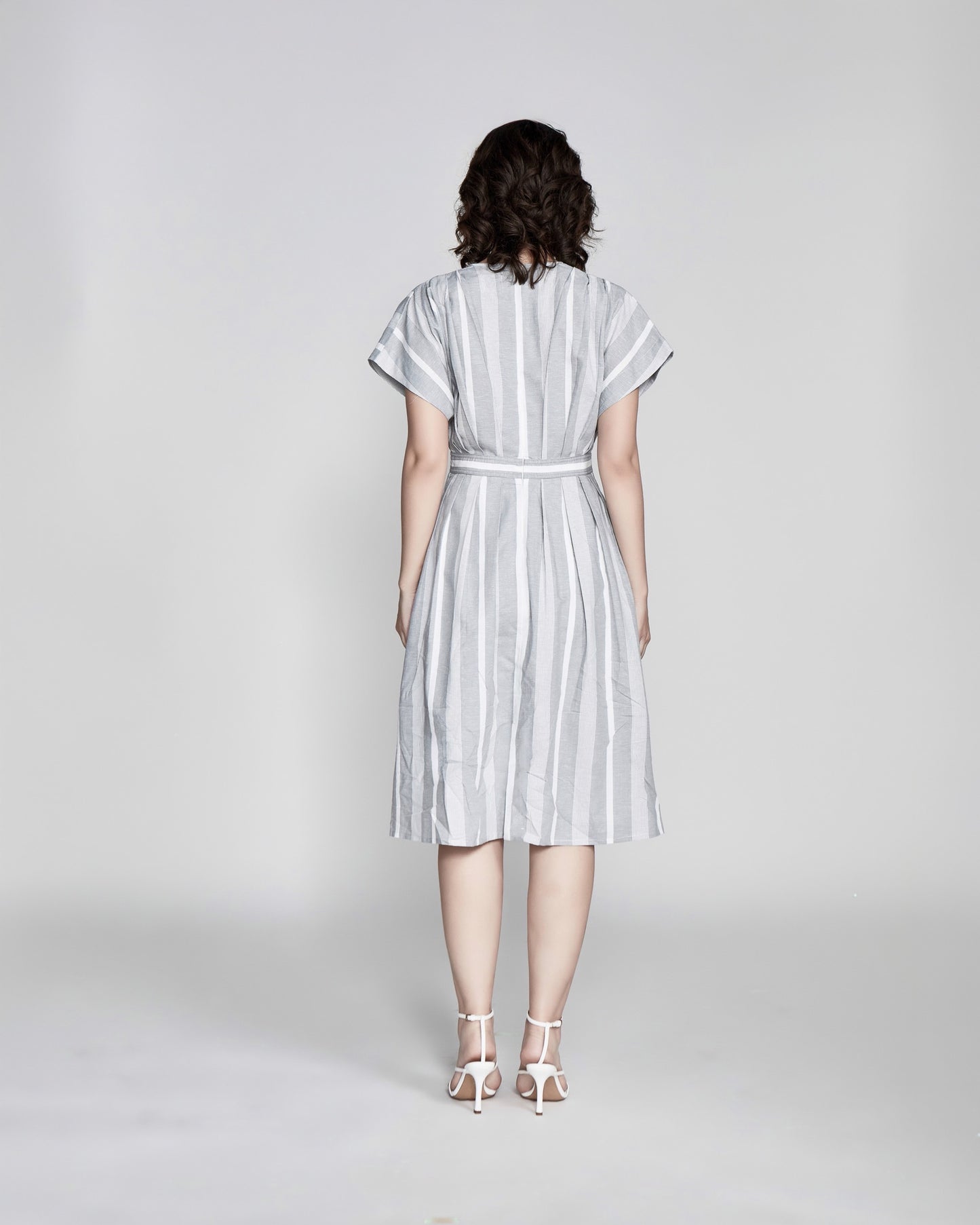 Madeleine Long-Sleeve Tie-Front Shirt
Madeleine High-Waisted Tailored Shorts
Cloudy