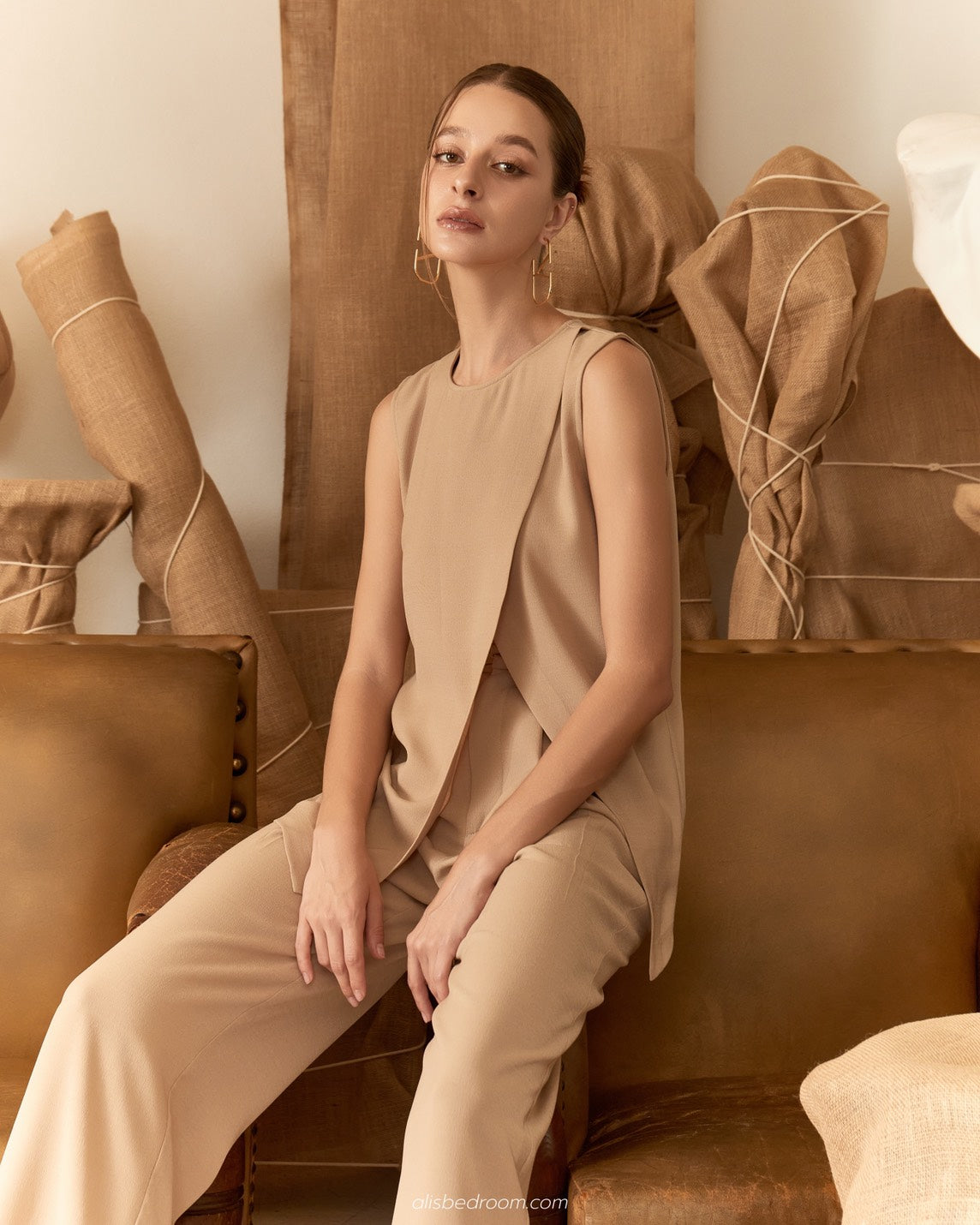 Alis classic museum pants