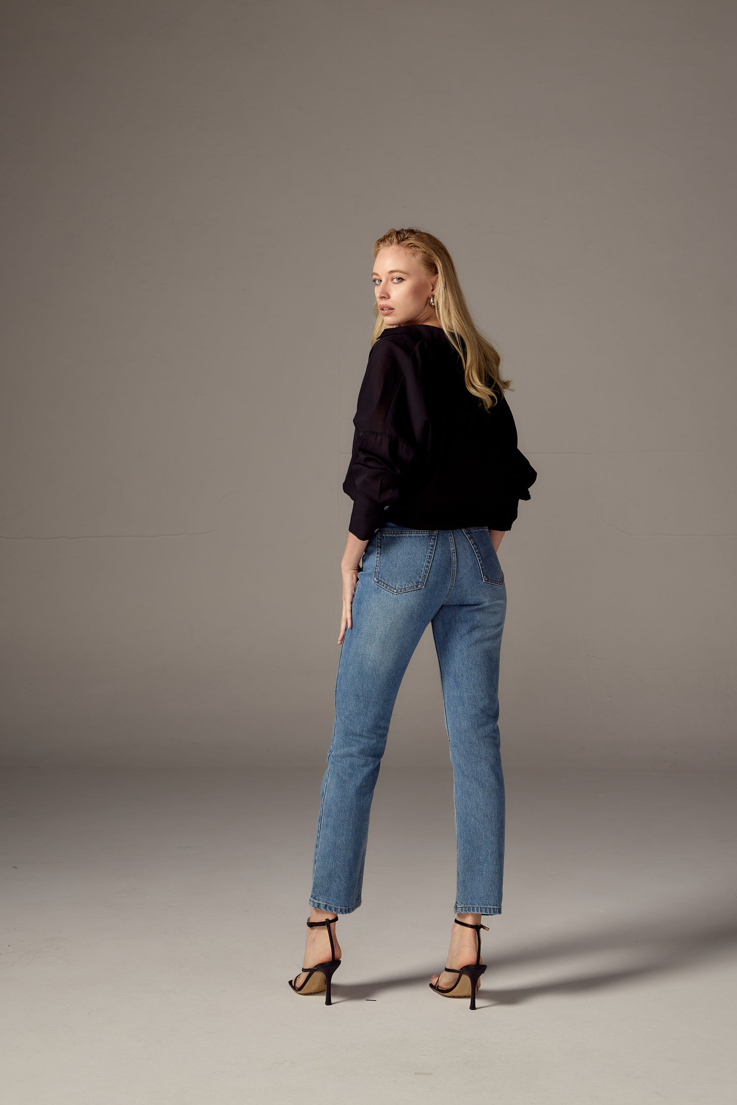 Emmélie Overlap Oversize Shirt Monochrome