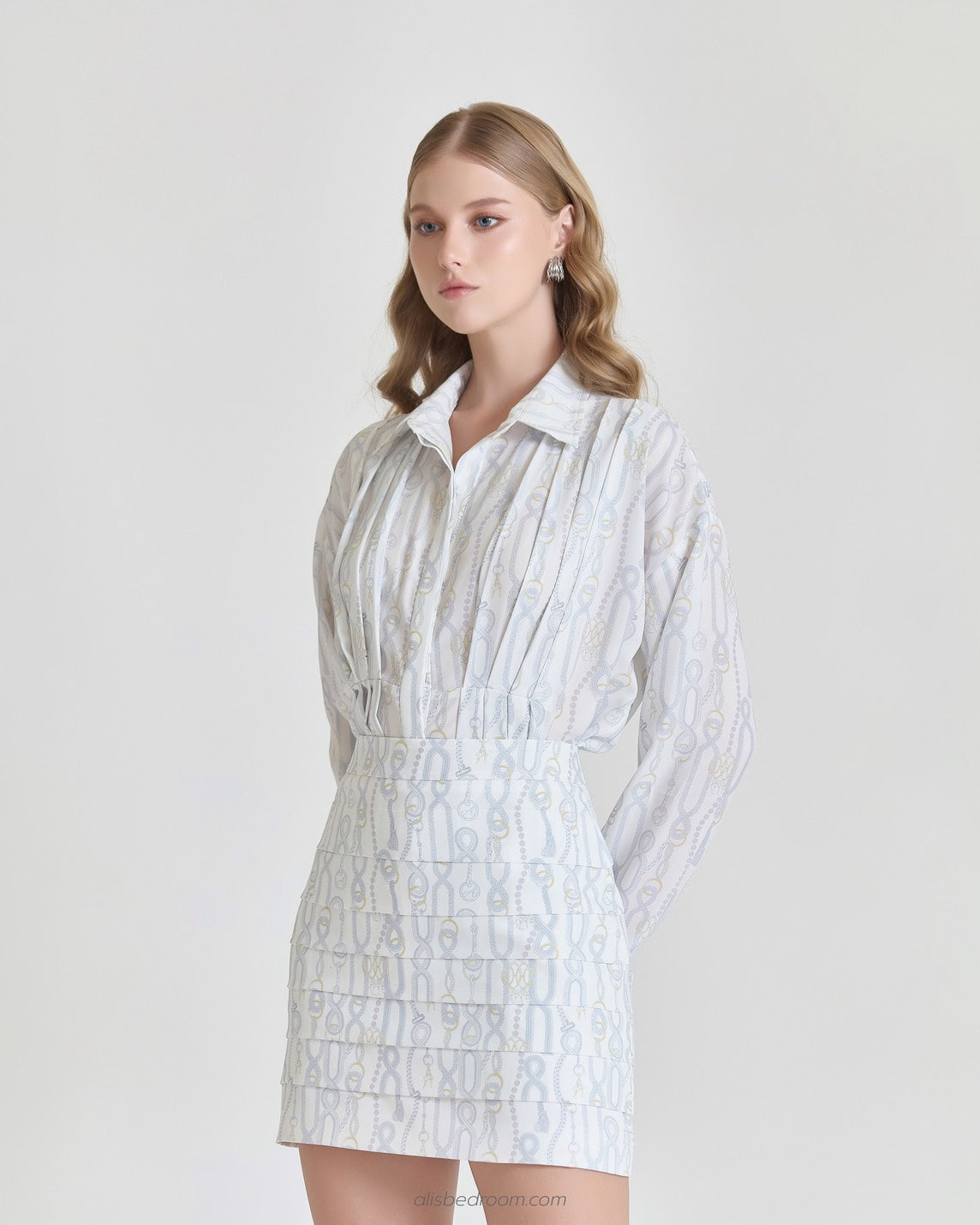 Long sleeve sweet chain shirt Layer sweet chain skirt, shorts