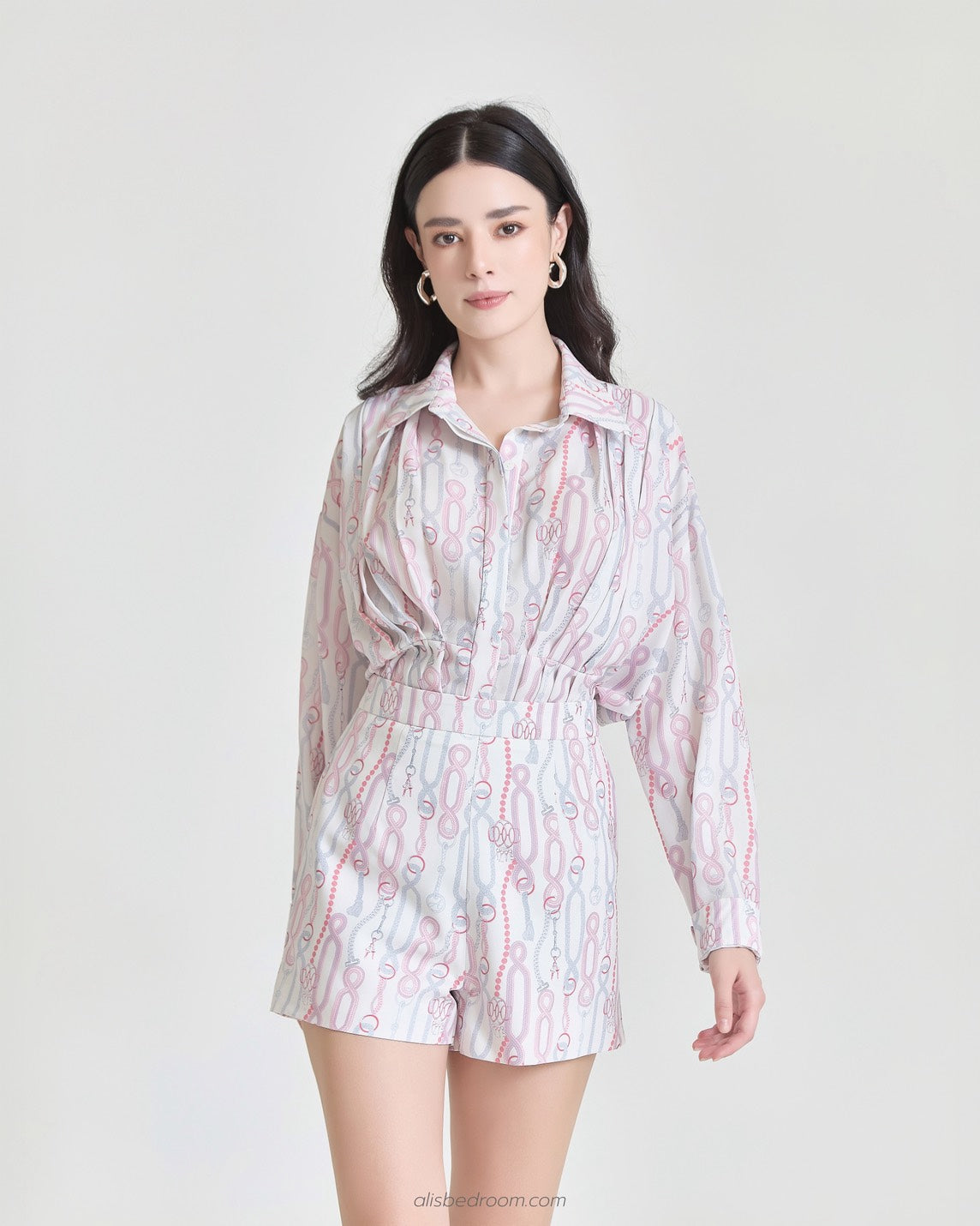 Long sleeve sweet chain shirt Layer sweet chain skirt, shorts